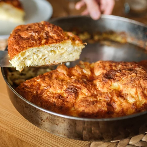 Η πιο νόστιμη τυρόπιτα χωρίς φύλλο - Έτοιμη σε 40 λεπτά