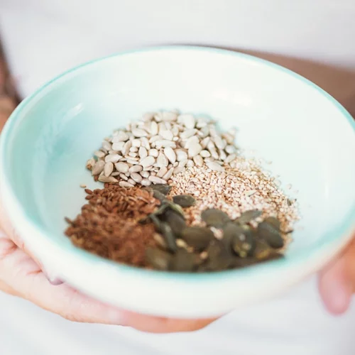 Μπορούν οι σπόροι να αντικαταστήσουν τους ξηρούς καρπούς στη διατροφή;