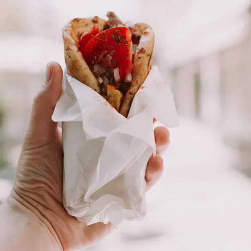 Αλάδωτη πίτα, κουλούρι Θεσσαλονίκης και έτοιμες σούπες: Είναι τελικά υγιεινές επιλογές;