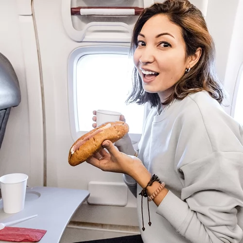 Γιατί νιώθεις πρήξιμο όταν ταξιδεύεις; 4 συμβουλές που θα σε βοηθήσουν