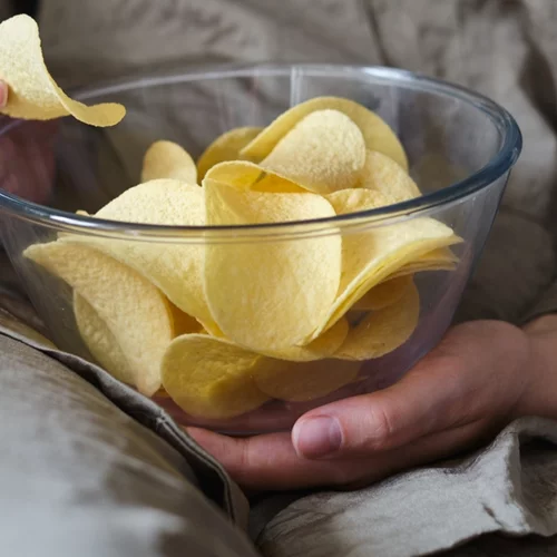 Τι να φάω αντί για πατατάκια; 4 υγιεινές εναλλακτικές επιλογες