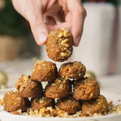 Μελομακάρονα με στέβια: Είναι πιο υγιεινά ή είναι μύθος - τι λέει ο διατροφολόγος