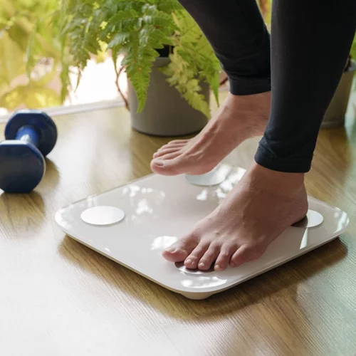 Η ζυγαριά λέει ψέματα: 3 λόγοι που δεν αντικατοπτρίζει την πραγματική πρόοδό σου