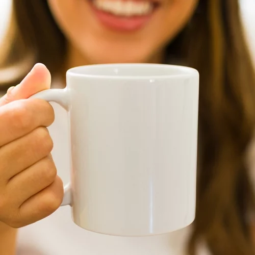 Το ρόφημα που κρατά τον εγκέφαλο πιο νέο: 3 φλιτζάνια την ημέρα αρκούν, λένε οι ειδικοί