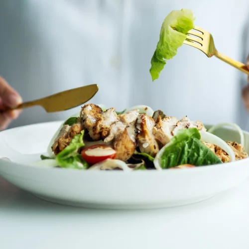 Ο νο1 κανόνας για καλή πέψη (και οι καλύτεροι συνδυασμοί τροφών)