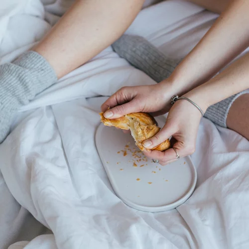 Πώς θα επανέλθω μετά από ένα σαββατοκύριακο συναισθηματικού φαγητού;