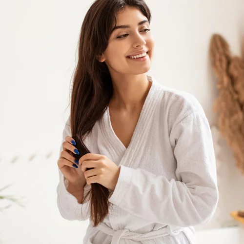 Δεν φαντάζεσαι ποιο συστατικό μπορεί να κάνει τα μαλλιά σου απαλά σαν μετάξι