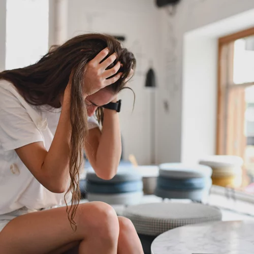 Πονοκέφαλος από τη ζέστη, πόνος από ηλιακό έγκαυμα: Πώς θα τα αντιμετωπίσεις;