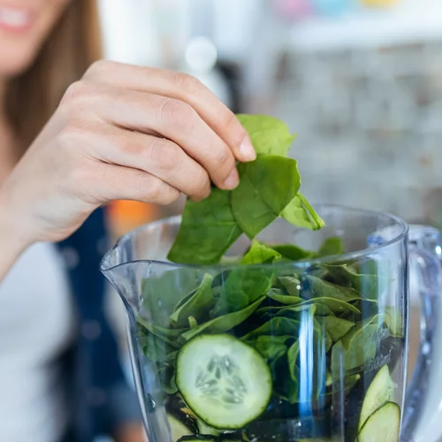 Μετά τα 50: Αυτές οι 7 τροφές θα διατηρήσουν fit τη σιλουέτα σου