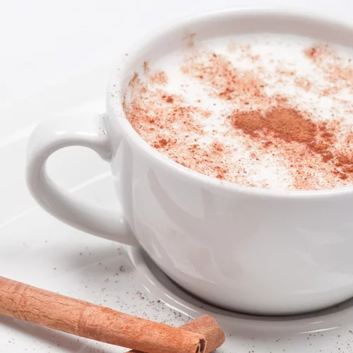 Το ιδανικό ρόφημα για το κρύο: Σαλέπι με μπαχαρικά και μέλι για απόλυτη χαλάρωση!