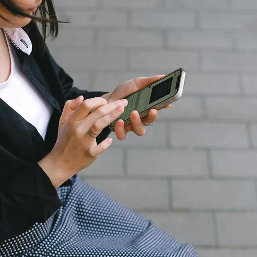 Διάβασε το ψηφιακό body language: 3 σημάδια ότι δε σε θέλει (ακόμα και αν απαντά στα μηνύματα)