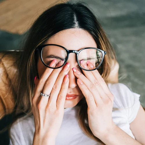 Νιώθεις εξαντλημένη; Ανακαλύψαμε τα 7 πιθανά αίτια