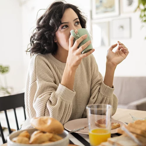 Αλμυρό ή γλυκό πρωινό; Τι λέει η διατροφολόγος για το ιδανικό ξεκίνημα της μέρας