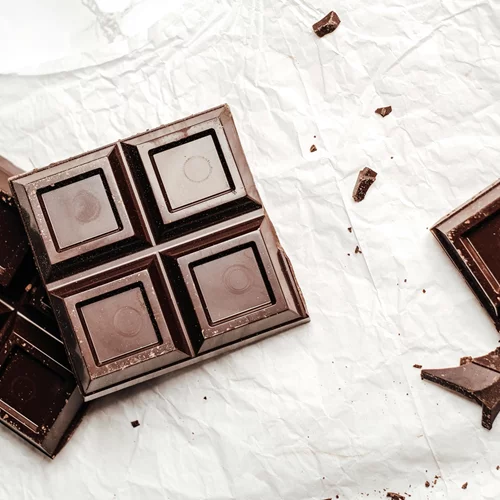 Μαύρη σοκολάτα: 7 αποδεδειγμένα οφέλη που προσδίδει στην υγεία σου