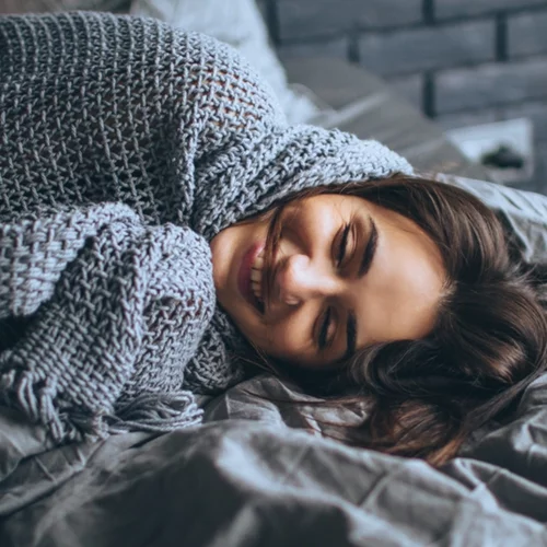 Πρόβλημα ύπνου: Μπορεί η τελευταία (και παράξενη) τάση του TikTok να σε βοηθήσει να κοιμηθείς "σαν μωρό";