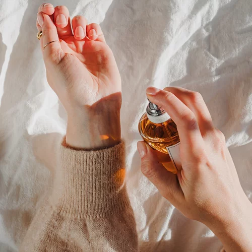 Αρώματα πούδρας: Οι πιο πολυτελείς επιλογές για να σαγηνεύσεις τους πάντες