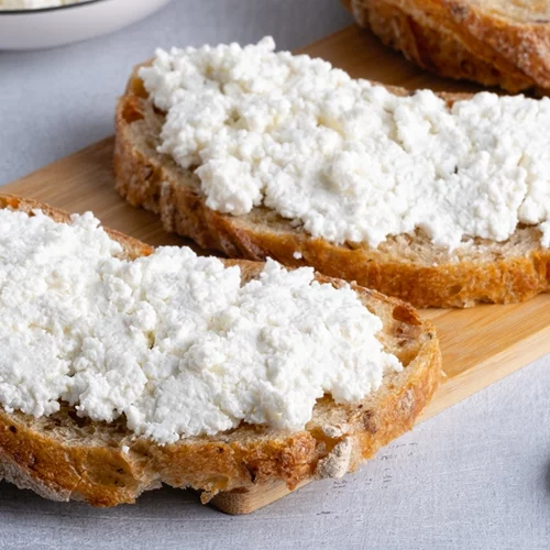 Τι τυρί να φάω στη δίαιτα; 6 είδη για σωστή διατροφή