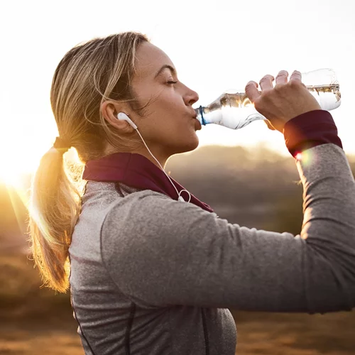 Πότε είναι η κατάλληλη ώρα να πιεις νερό;