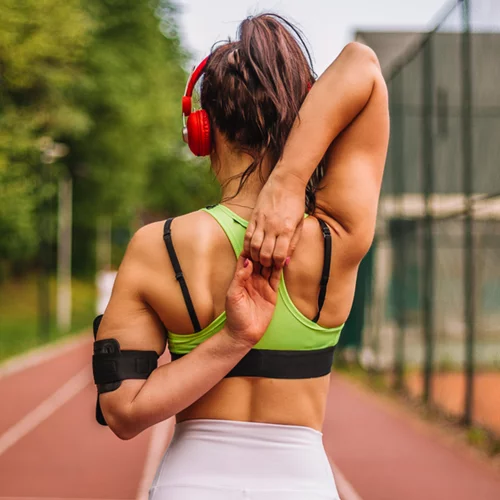 Οι μοναδικές ασκήσεις για ώμους που θέλει κάθε γυναίκα