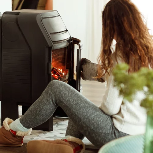 Ο τρομακτικός κίνδυνος για την υγεία που κρύβουν οι ξυλόσομπες – οι ειδικοί προειδοποιούν