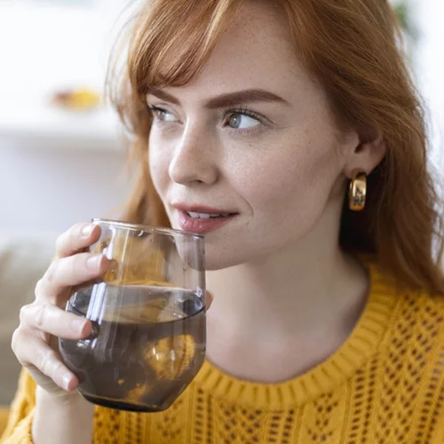 5 λόγοι για να πίνεις περισσότερο νερό (η κυτταρίτιδα είναι μόνο ένας)