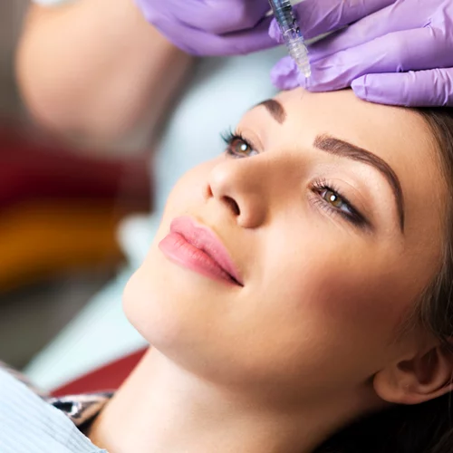 Botox: Όσα πρέπει να γνωρίζεις για τη δημοφιλέστερη θεραπεία κατά των ρυτίδων