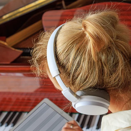 Ο εγκέφαλος μικραίνει με την ηλικία – Η καλύτερη φυσική προστασία μετά τα 40 είναι αυτή!