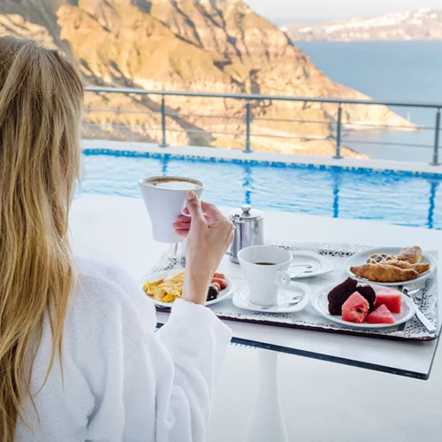 Πώς να μην ξεφύγω στις διακοπές; Οι σωστές επιλογές για το πρωινό, την ταβέρνα, το beach bar