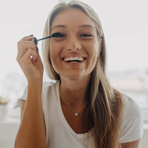 Οι καλύτερες mascaras για βλεφαρίδες που μοιάζουν με ψεύτικες