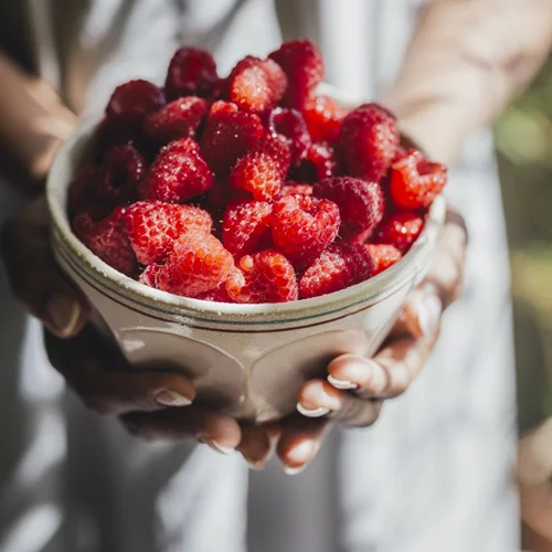3 "χρυσές" συμβουλές διατροφής για το πιο λαμπερό δέρμα που είχες ποτέ