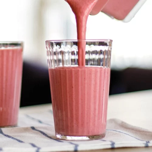 Καλοκαιρινά smoothies: Τρεις συνταγές για μείωση του κοιλιακού λίπους, για ενίσχυση του πεπτικού, για πρωινό