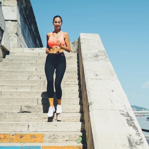 Να ανεβαίνεις ή να κατεβαίνεις σκάλες για να είσαι πιο υγιής;