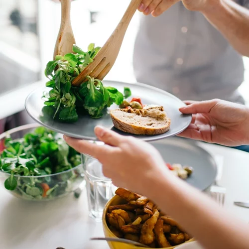 Γιατί να τρως σαλάτα μαζί με κάθε σου γεύμα;