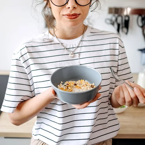 Λίγες θερμίδες: Να τι να προτιμήσεις στο πρωινό και στο μεσημεριανό λέει η διαιτολόγος