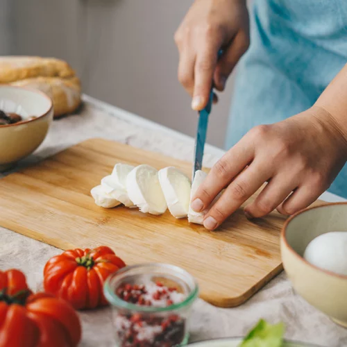 Τα λευκά τυριά σε μια ισορροπημένη διατροφή: Η διατροφική τους αξία και πώς να τα καταναλώσουμε