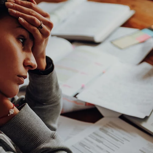 Τα σημάδια που δείχνουν ότι παθαίνεις burnout
