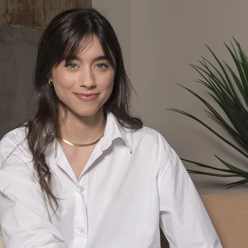 What's in my bag | Όλα τα προϊόντα ομορφιάς που θα βρεις στην τσάντα της Τζωρτζίνας Λιώση