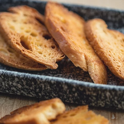 Ρυζογκοφρέτες, φρυγανιές, κράκερ, παξιμάδι: Ποια ειναι η πιο υγιεινή επιλογή;