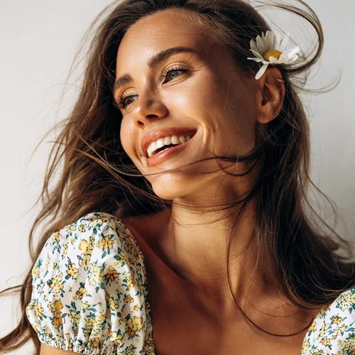 Περιποίηση μαλλιών 2025: Οι κορυφαίες τάσεις για πιτυρίδα, τριχόπτωση και λάμψη