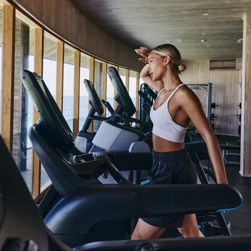 Περπάτημα: 5 δοκιμασμένοι τρόποι για να κάψεις περισσότερες θερμίδες