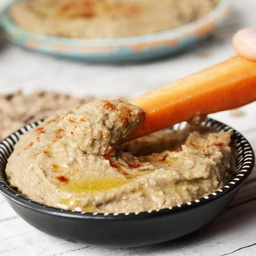 Συνταγή για χούμους από πικάντικες κόκκινες φακές