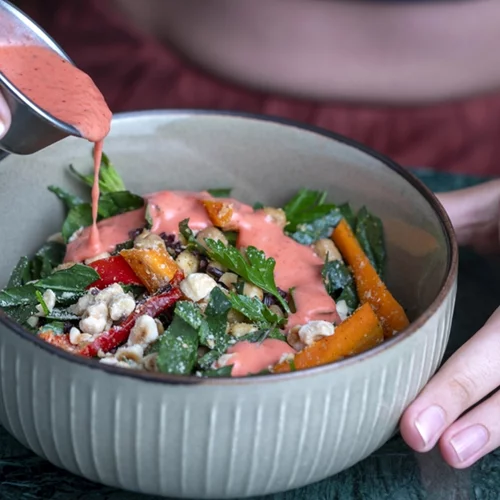 Πέντε μπαχαρικά που θα απογειώσουν τις χειμωνιάτικες σαλάτες σου