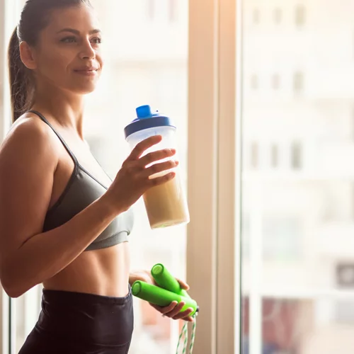 Τέσσερα υγιεινά ροφήματα εμπλουτισμένα με ηλεκτρολύτες