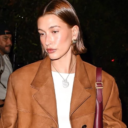 Ακόμα ένα μανικιούρ της Hailey Bieber που θέλουμε να αντιγράψουμε