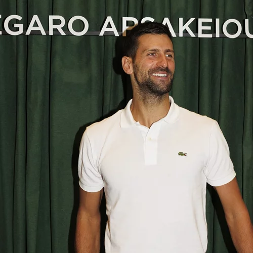 Ο GOAT και Χρυσός Ολυμπιονίκης Νόβακ Τζόκοβιτς στο νέο κατάστημα LACOSTE στο Μέγαρο Αρσακείου