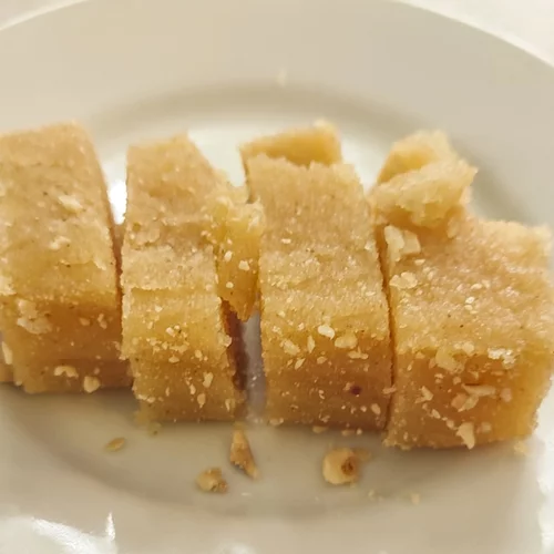 Σιμιγδαλένιος χαλβάς χωρίς ζάχαρη - η ιδανική συνταγή για τη νηστεία!