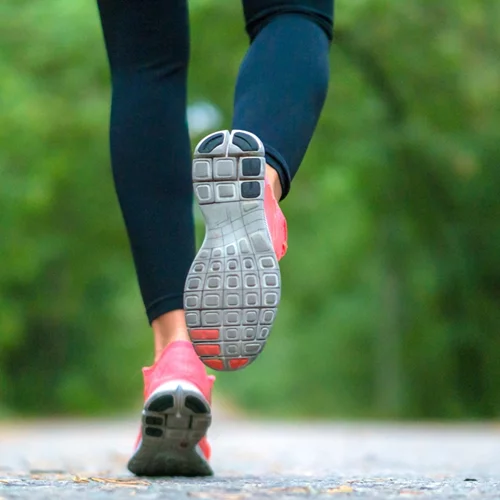 Αυτή είναι η ελάχιστη ποσότητα αερόβιας άσκησης που πρέπει να κάνεις την εβδομάδα για να δεις αποτέλεσμα