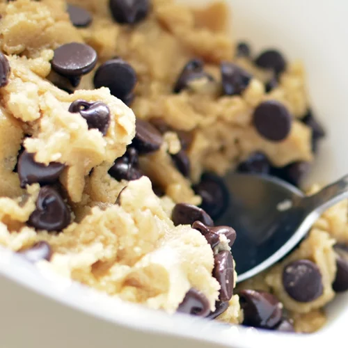 Κρύα μπάρα cookie dough με μόλις 4 υλικά - χωρίς ψήσιμο