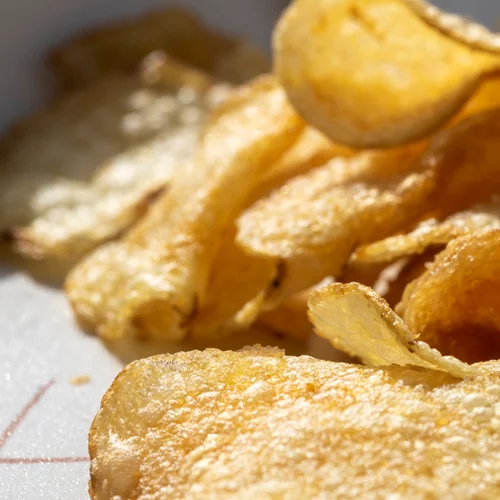 Τι σημαίνει η έντονη λιγούρα για πατατάκια και αλμυρά;