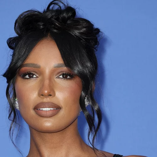 Με αυτό το εύκολο hack τα χείλη σου θα δείχνουν πιο ζουμερά στη στιγμή